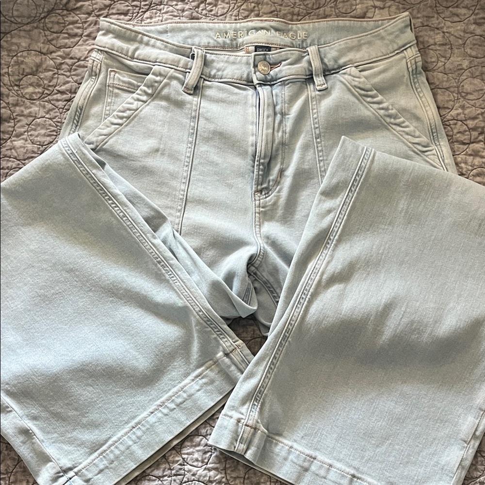 American Eagle Outfitters Women's Light Wash Flare Jeans